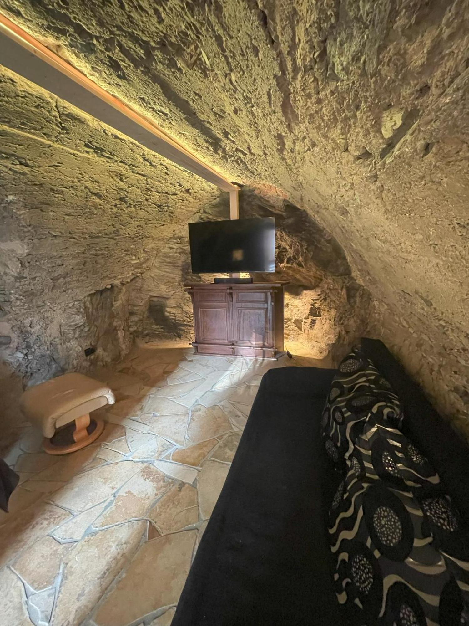 Casa Di Pietra *